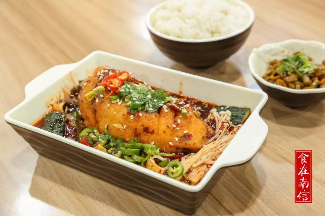 咸甜适中的广式佳肴                        铁板饭:      烤鱼饭