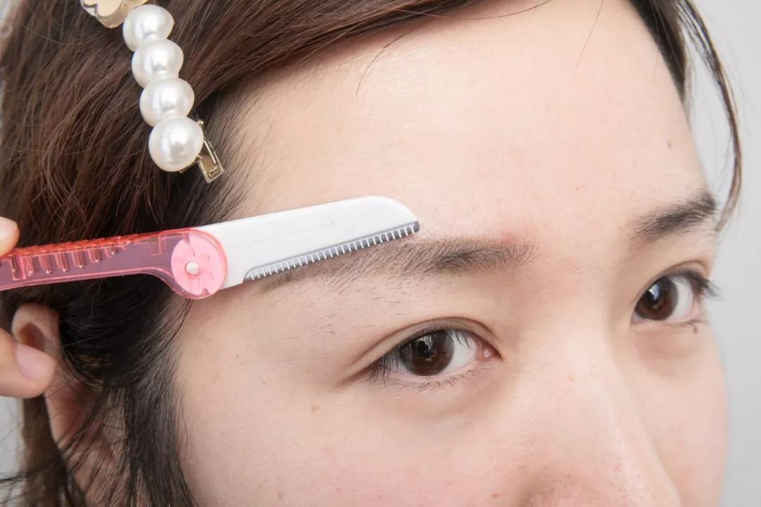 推广日本超人气修眉刀67手残党1分钟修出完美眉形安全不伤肤