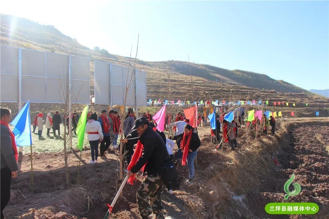兰坪县委常委,县人民政府副县长刘伯明主持开工仪式,县级相关部门单位
