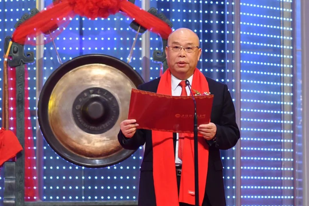 其中,方胜康,奥普卫厨创始人之一,香港籍,1953年2月出生,大专学历,曾
