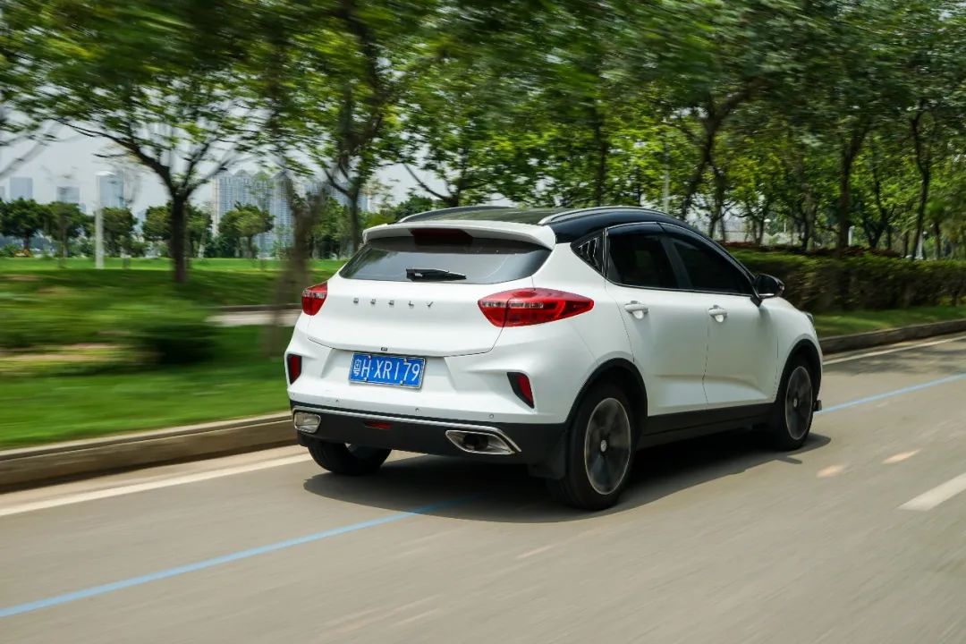 10万级别，高颜值热销国产SUV，性能实测结果让人意外！