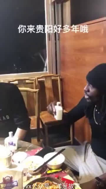 泰国小学生用英语做自我介绍 独特的泰式英语