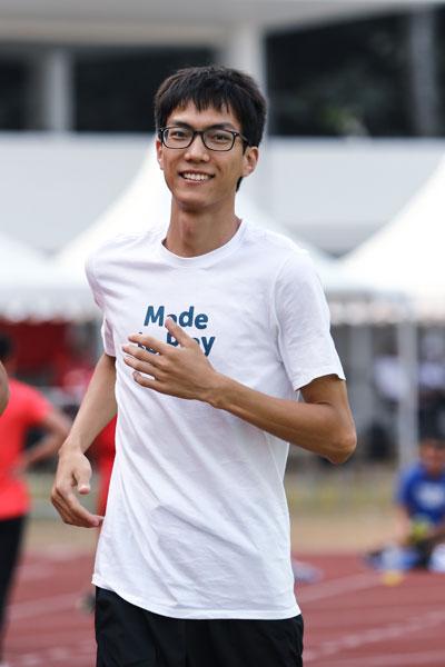 清华学霸帅哥王宇拿下男子跳高金牌