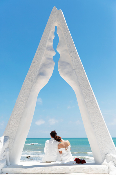 天空之吻,水上教堂,秘境仙踪等古典又充满时尚浪漫的建筑,让大小洞天