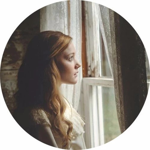 朋友圈最暖心故事:哄女生开心的100种方法