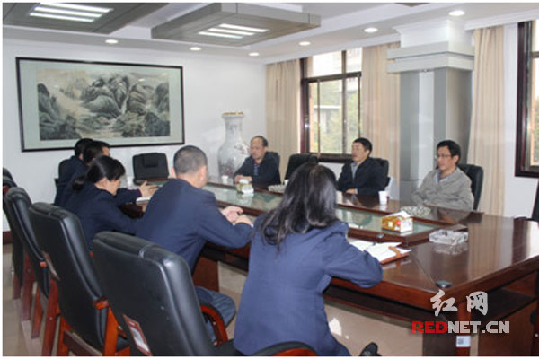 【株洲】市地税局局长龙晓红走访调研市地税稽查局
