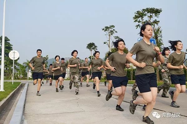 强军须强体!女兵用汗水浇灌"新大纲"