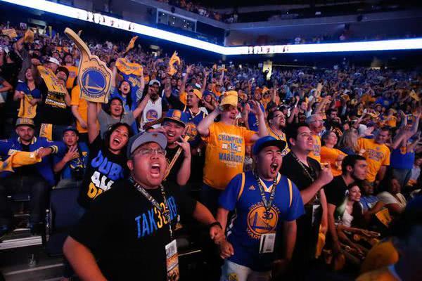 nba忠诚球迷排行榜:第一非湖人 火箭排第十