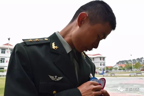先化个淡妆,增加些印象分近日,73156部队就联合厦门市海沧区妇联,长泰