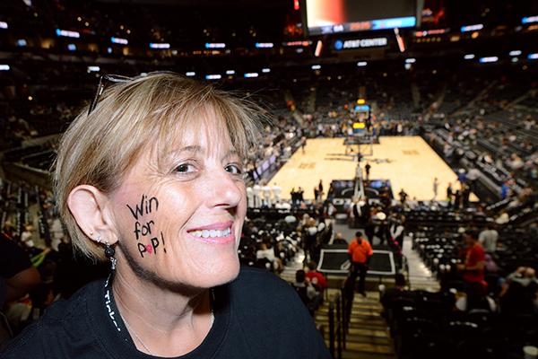 马刺的老家伙们打光了子弹|波波维奇|马刺|艾琳_新浪新闻