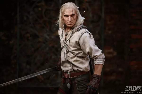 荷兰小伙《巫师3》杰洛特cos 年轻时代的的白狼好帅