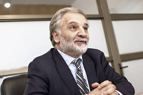 在该专访中,徐步大使提到,他在与智利经济部长谈话时曾表示,希望智方