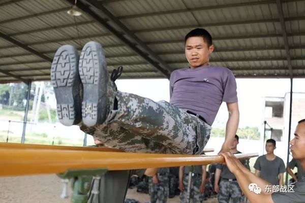 考场如战场实拍部队半年基础训练考核
