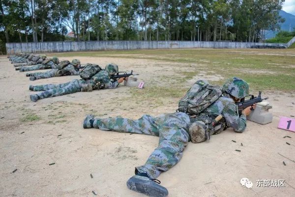 考场如战场！实拍部队半年基础训练考核|考场|战场|考官_新浪军事_新浪网