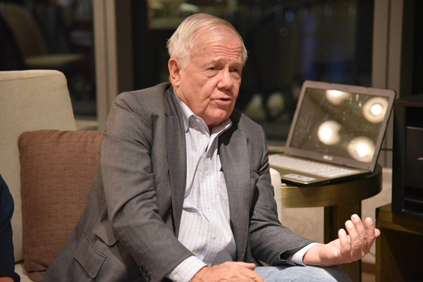 著名投资家吉姆·罗杰斯现身杭州分享投资经:我持有大量黄金