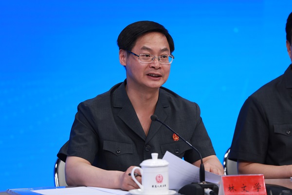 林文学最高人民法院行政庭庭长     黄永维最高人民法院行政庭副庭长