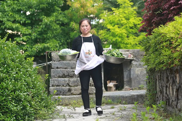 派出所"厨娘":干了25年经历10任所长,磨平三把菜刀