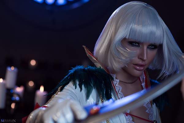 国外美女cos《鬼泣4》翠西 妖艳动人,身材丰满神还原