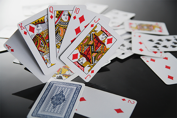 被约去茶楼炸金花不料竟是赌友下的套男子遭殴打后被劫走16万余元