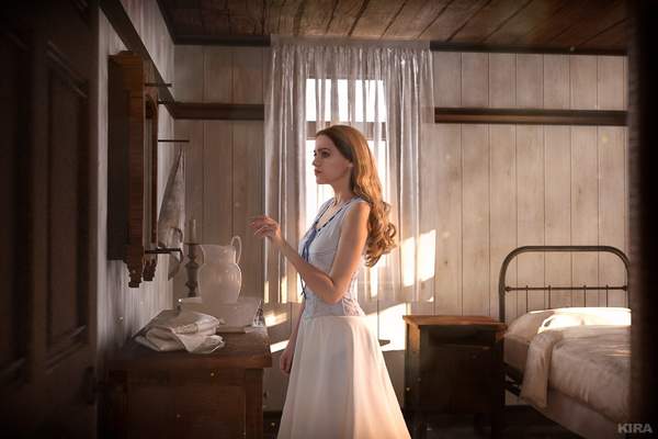 strike带来了她的最新cos作品——《西部世界》女主角多洛莉丝·亚伯