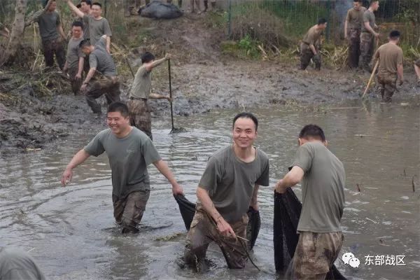 阳光快乐军营,请为这群"快乐的炮炮兵"点赞!