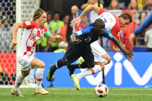 防守为王,进攻靠边?足球战术正在悄然改变