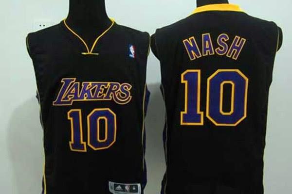 詹姆斯领衔紫金军团迎战青年军灰熊