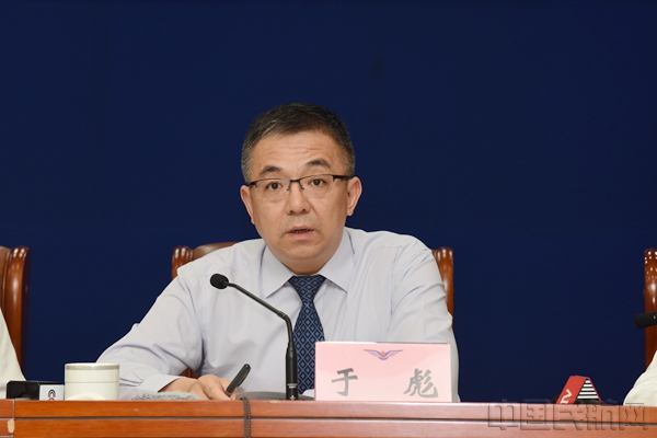 民航局回应航企下调贵宾卡服务待遇:机上服务需安全服务并重