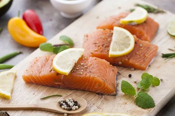 你吃的三文鱼到底是啥鱼?生鱼片爱好者看过来