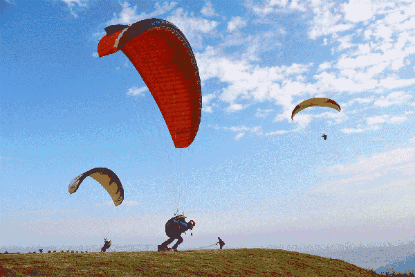 对于滑翔伞过后的感受,很多人都会说,自由.