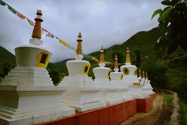 藏地田野笔记尼西土陶与旅行遐思