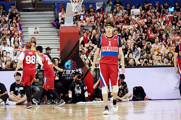 娱乐明星也搞篮球退役仪式?名人赛远不止是麦迪pk吴亦凡