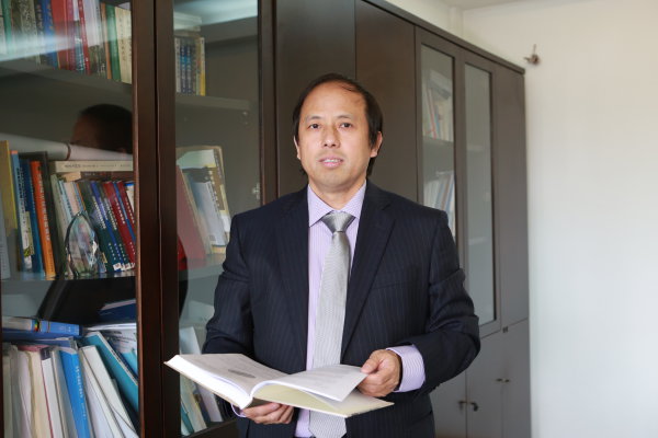 记麻辣院士杨华勇指挥巨人直向前一丈地铁一寸心