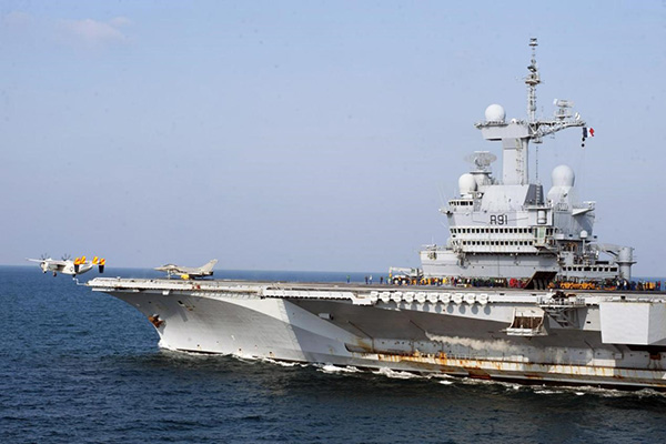 法国防长宣布启动新航母研究计划拟配备隐身舰载机