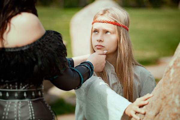 但如果你选择叶奈法,拿恭喜你,至少"白狼"杰洛特的女儿希里是很认同的