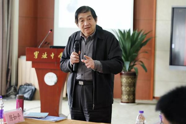 浙江大学刘力教授,浙江师范大学张天雪教授分别对高中教育进行分析,并