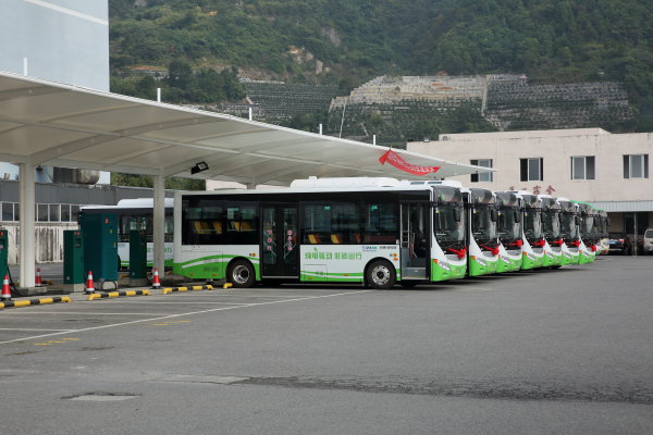 噪音小,零排放,乘坐更舒适,瑞安首批新能源纯电动公交车正式上路了