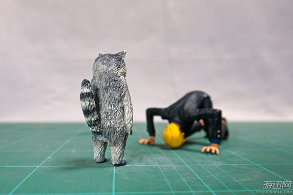 11区小哥"另类"手办新作 沙雕白兔满脸惊悚超搞笑