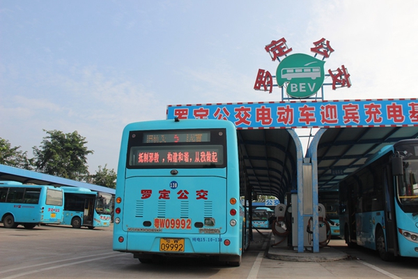 云浮罗定市民营公交车公司助力反邪教宣传教育