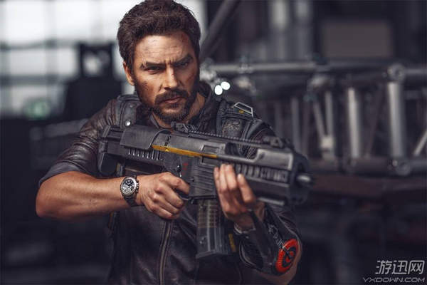 "最强杰洛特"cos《正当防卫4》男主 动作潇洒帅气