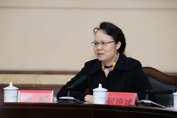 女法官进高校真情交流促学习广西女法官协会到广西民族