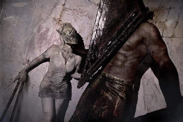 《寂静岭》神级cos 三角头,护士亲密互动,有故事?