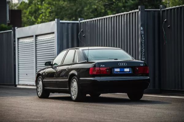 【老车记】第一代奥迪a8,奥迪豪华车的先驱!