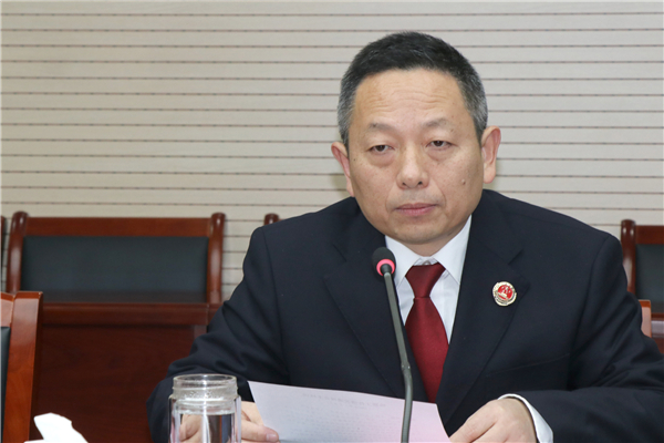 秦建军副检察长从五个方面通报了2018年海安检察工作情况: 围绕中心