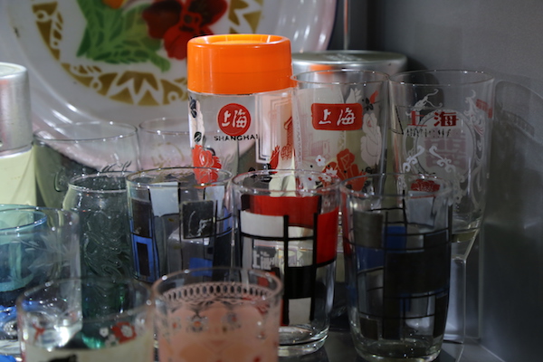 上海牌的玻璃杯,当年一等一的居家潮流单品.