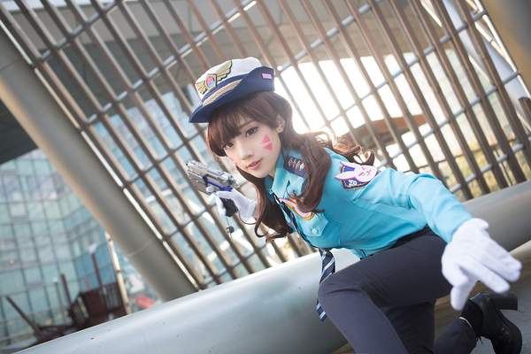 韩国美少女cos守望先锋dva正气凛然的甜美小女警