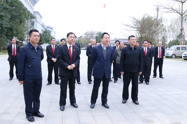 崇左市委书记,市人大常委会主任刘有明等崇左市领导节后上班首日走访