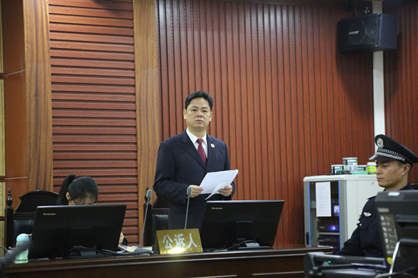 扫黑除恶专项斗争港北法检两长亲自开庭审理一起涉黑案件