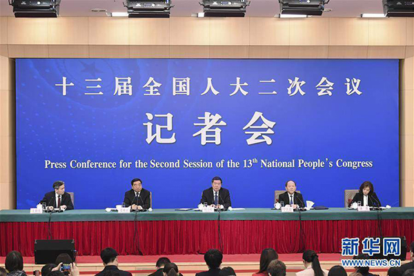 　　3月6日，国家发展和改革委员会主任何立峰，副主任宁吉喆、连维良就&ldquo;大力推动经济高质量发展&rdquo;相关问题回答中外记者的提问。