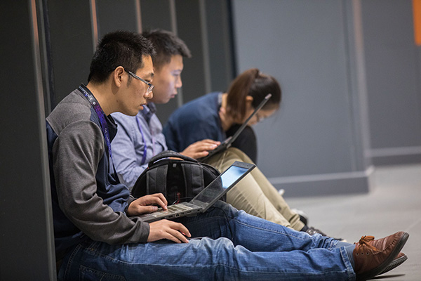 工人日报谈工作996生病icu:有关部门应有所作为|程序员|加班|工人日报